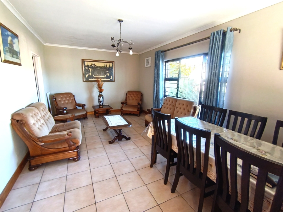 To Let 4 Bedroom Property for Rent in Southfork Western Cape